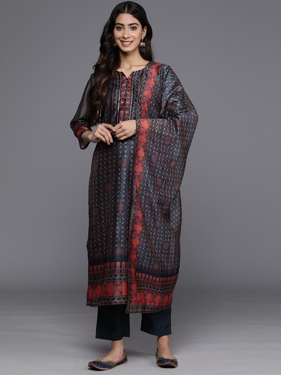 Varanga Floral Printed Regular Sequinned Chanderi Silk Kurta with Trousers & With Dupatta, Navy blue
Varanga Floral Printed Regular Sequinned Chanderi Silk Kurta with Trousers & With Dupatta, Navy blue