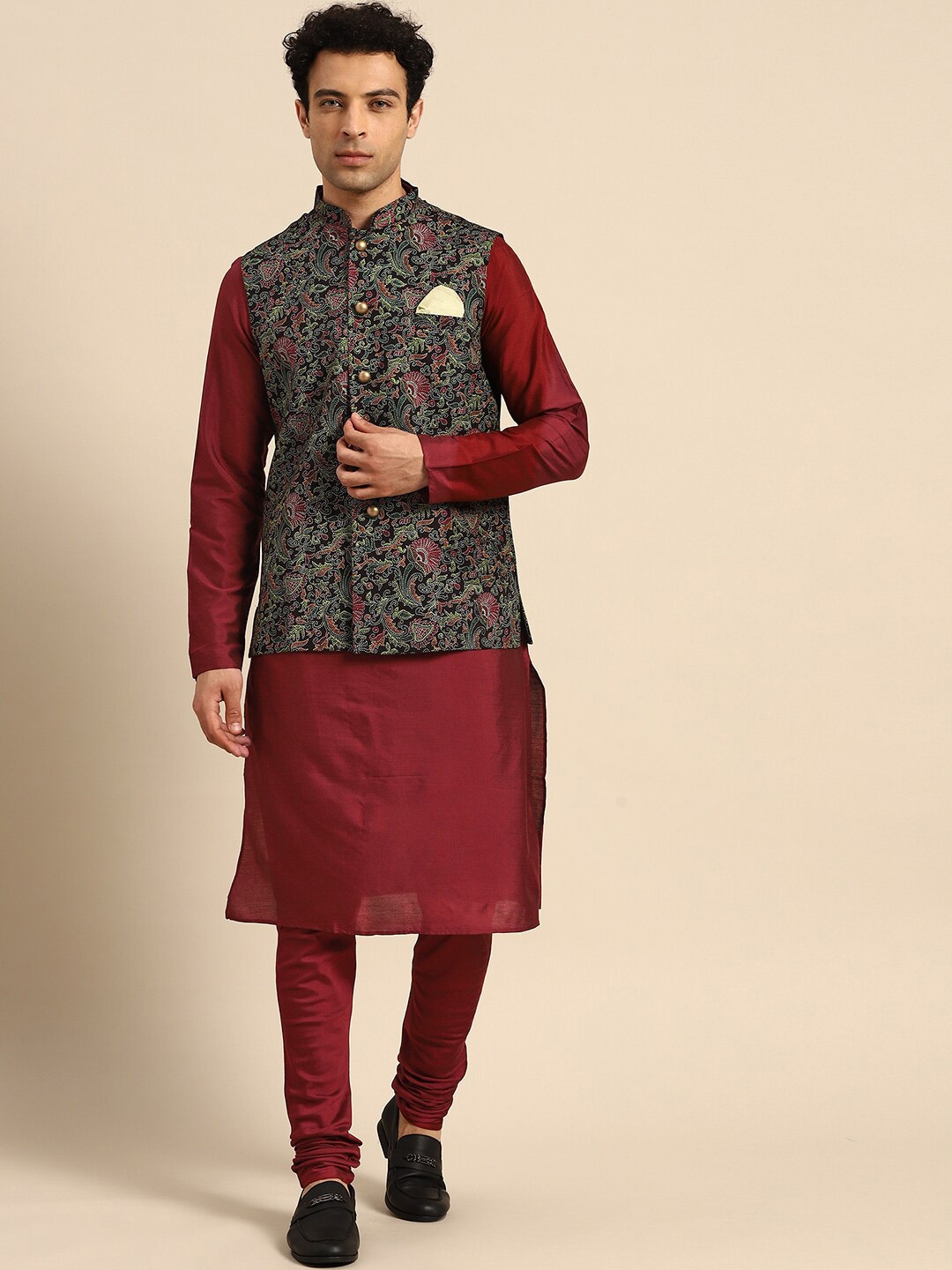 KISAH Men Mandarin Collar Straight Kurta with Churidar & Printed Nehru Jacket, Maroon
KISAH Men Mandarin Collar Straight Kurta with Churidar & Printed Nehru Jacket, Maroon