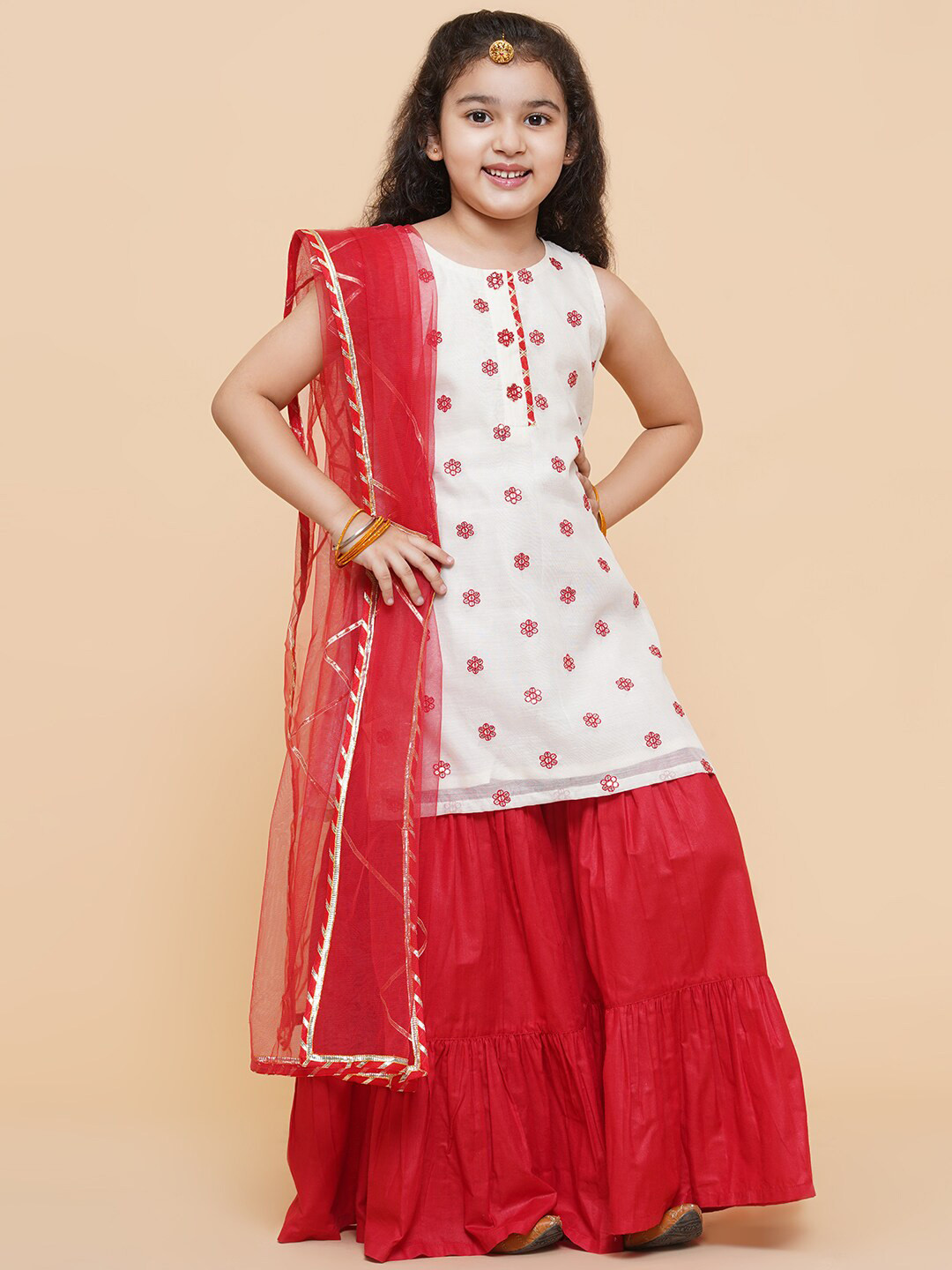 Bitiya by Bhama Girls Floral Embroidered Chanderi Silk Kurta with Sharara & Dupatta, Off white
Bitiya by Bhama Girls Floral Embroidered Chanderi Silk Kurta with Sharara & Dupatta, Off white