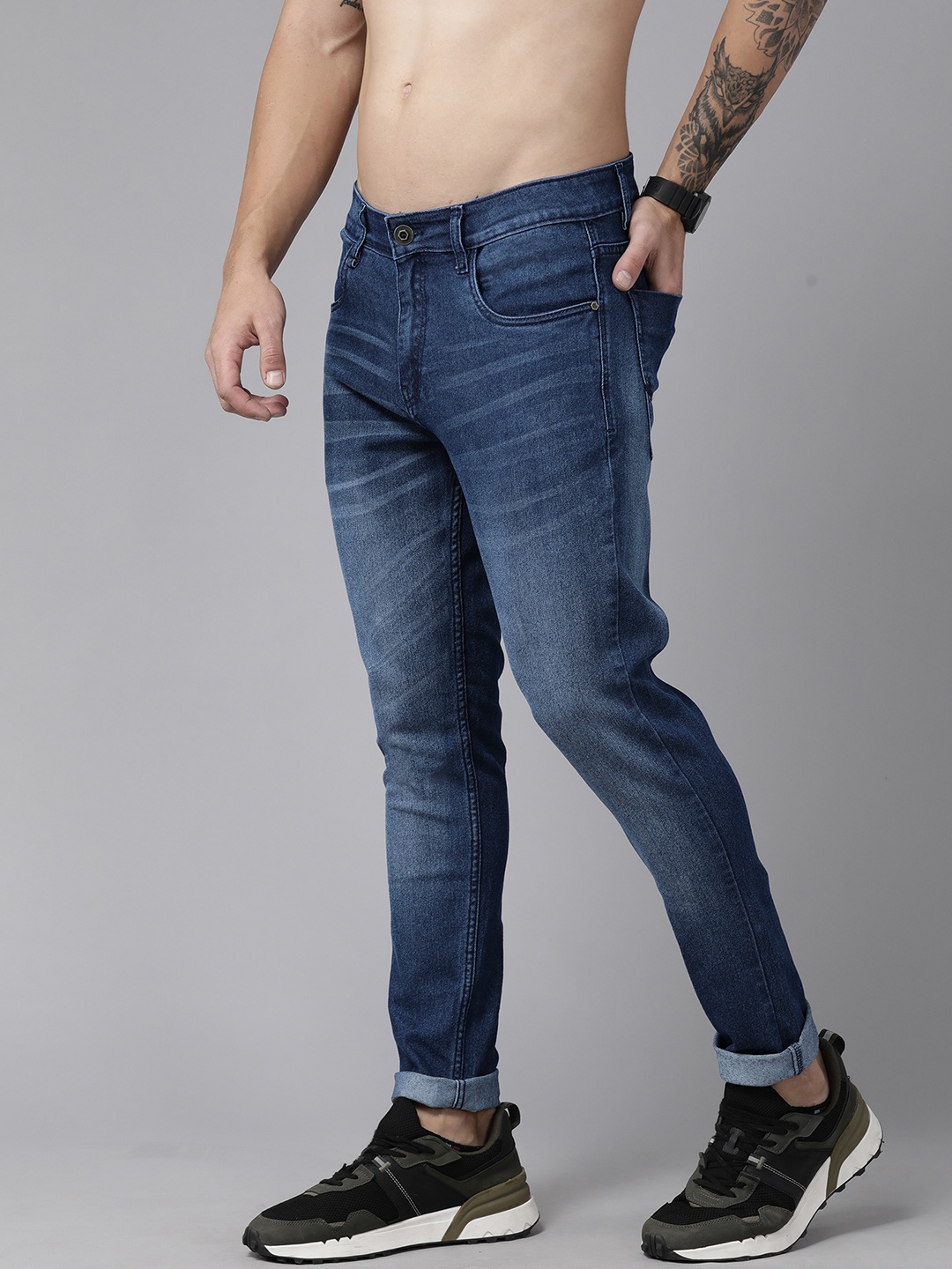 The Roadster Lifestyle Co. Men Slim Tapered Fit Light Fade Stretchable Jeans, Navy blue
The Roadster Lifestyle Co. Men Slim Tapered Fit Light Fade Stretchable Jeans, Navy blue