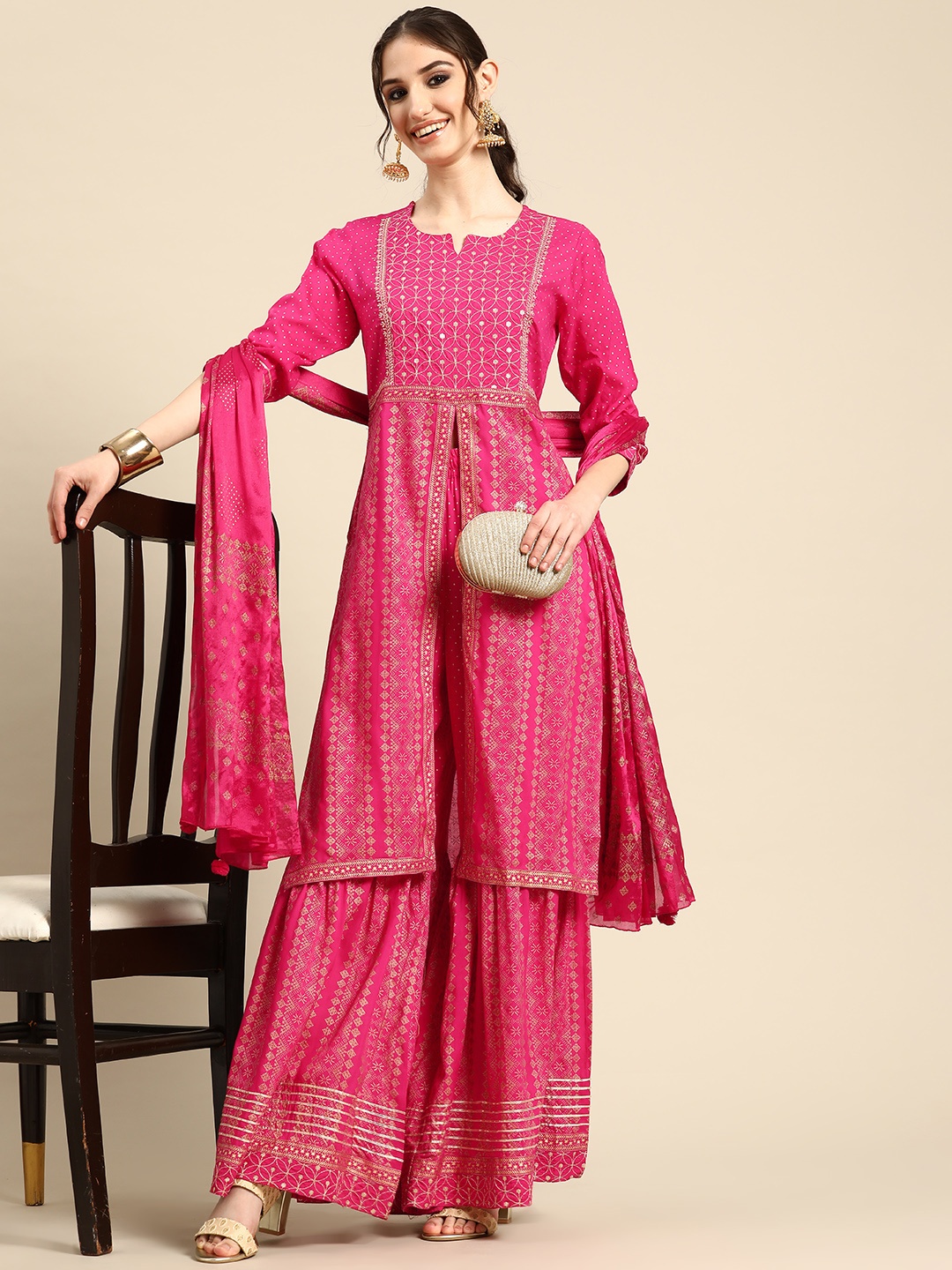 Sangria Ethnic Motifs Embroidered Regular Sequinned Kurta With Sharara & Dupatta, Pink
Sangria Ethnic Motifs Embroidered Regular Sequinned Kurta With Sharara & Dupatta, Pink