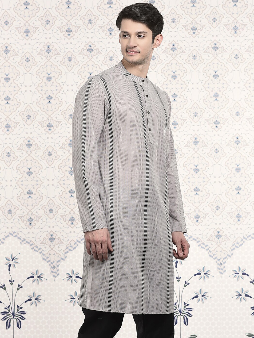 Ode by House of Pataudi Grey & Black Stripes Woven Design Mandarin Collar Jacquard Kurta
Ode by House of Pataudi Grey & Black Stripes Woven Design Mandarin Collar Jacquard Kurta