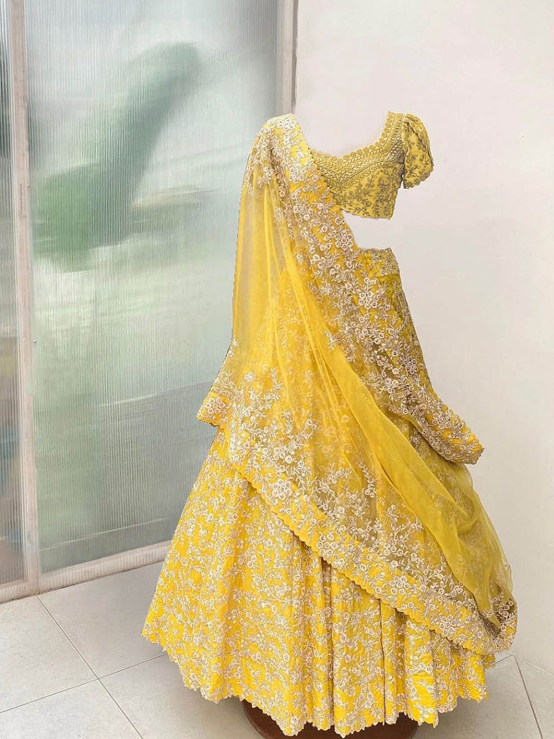 ODETTE Yellow & Gold-Toned Embellished Thread Work Semi-Stitched Lehenga & Unstitched Blouse With Dupatta
ODETTE Yellow & Gold-Toned Embellished Thread Work Semi-Stitched Lehenga & Unstitched Blouse With Dupatta