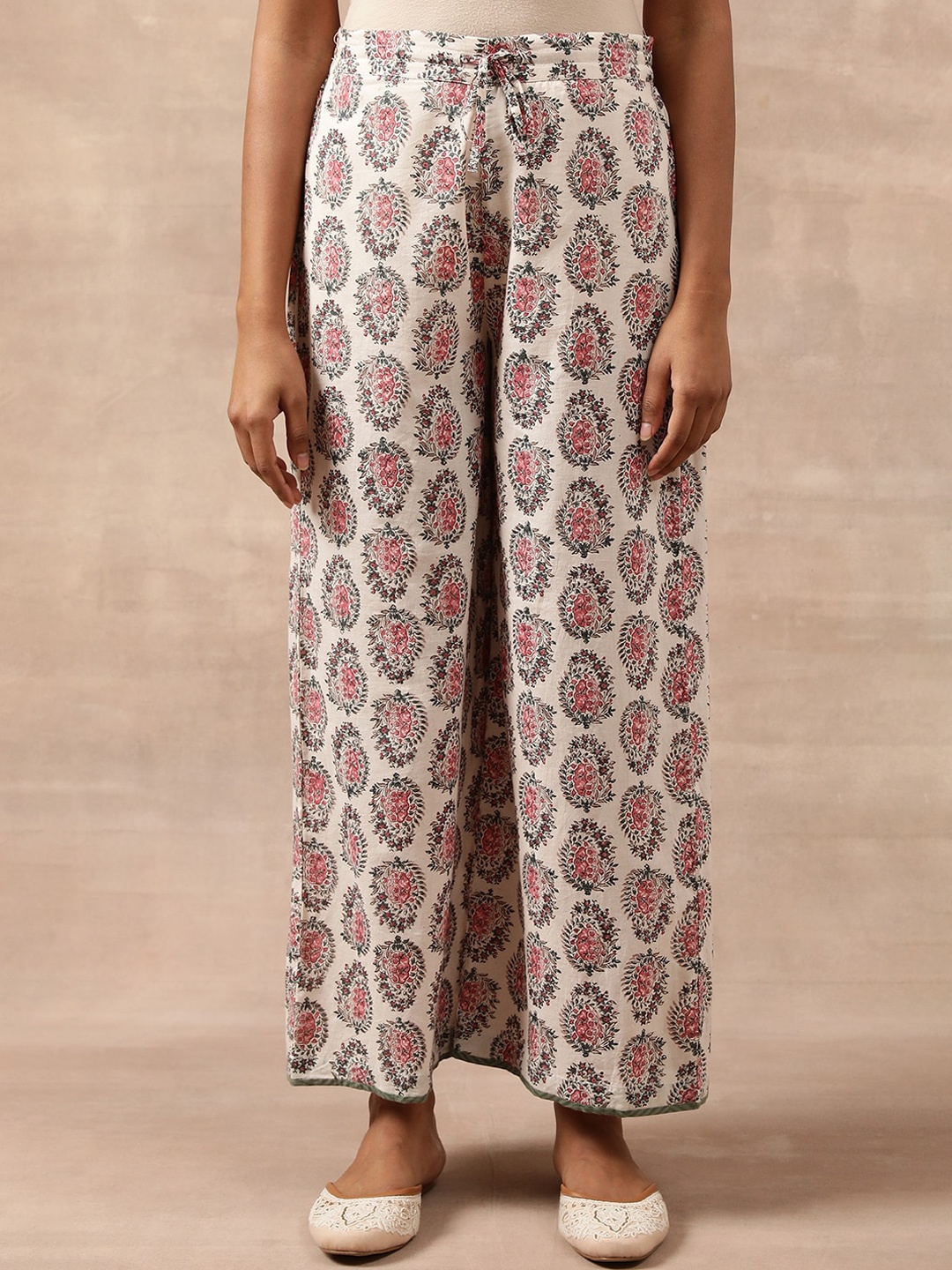 W Women Cream The Folksong Collection Flared Ethnic Motifs Printed Parallel Trousers
W Women Cream The Folksong Collection Flared Ethnic Motifs Printed Parallel Trousers