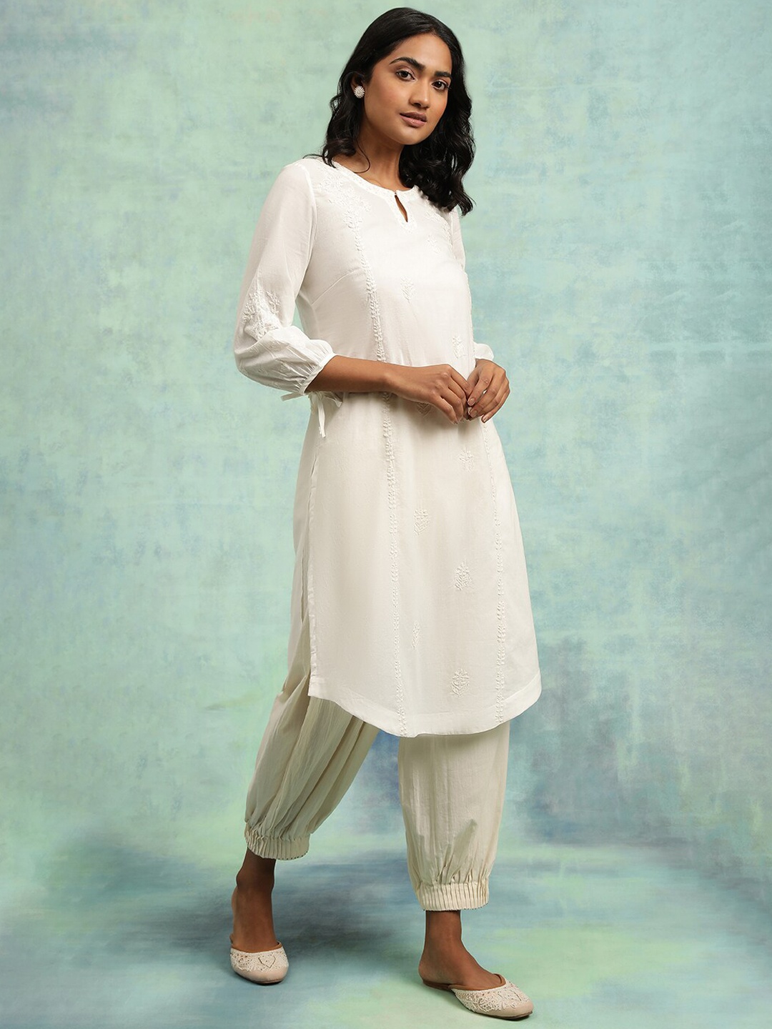 W The Folksong Collection Floral Embroidered Keyhole Neck Pure Cotton Regular Kurta, White
W The Folksong Collection Floral Embroidered Keyhole Neck Pure Cotton Regular Kurta, White