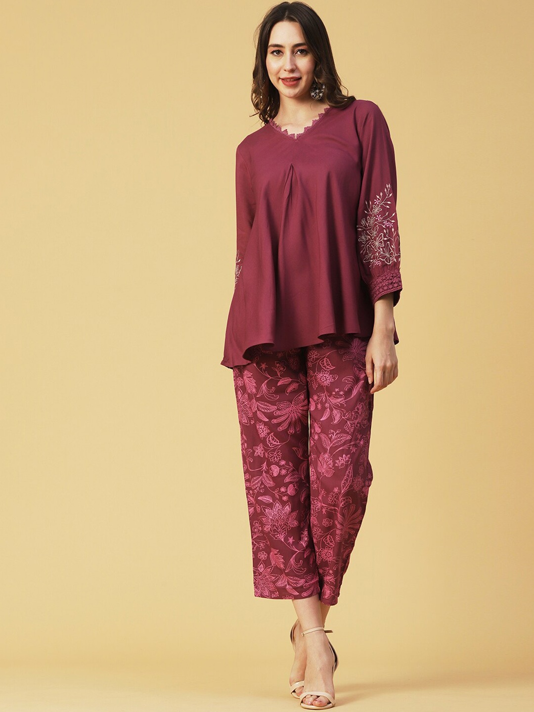 FASHOR Resham Embroidered Detailing Tunic With Printed Trousers Co-Ord Set, Mauve
FASHOR Resham Embroidered Detailing Tunic With Printed Trousers Co-Ord Set, Mauve
