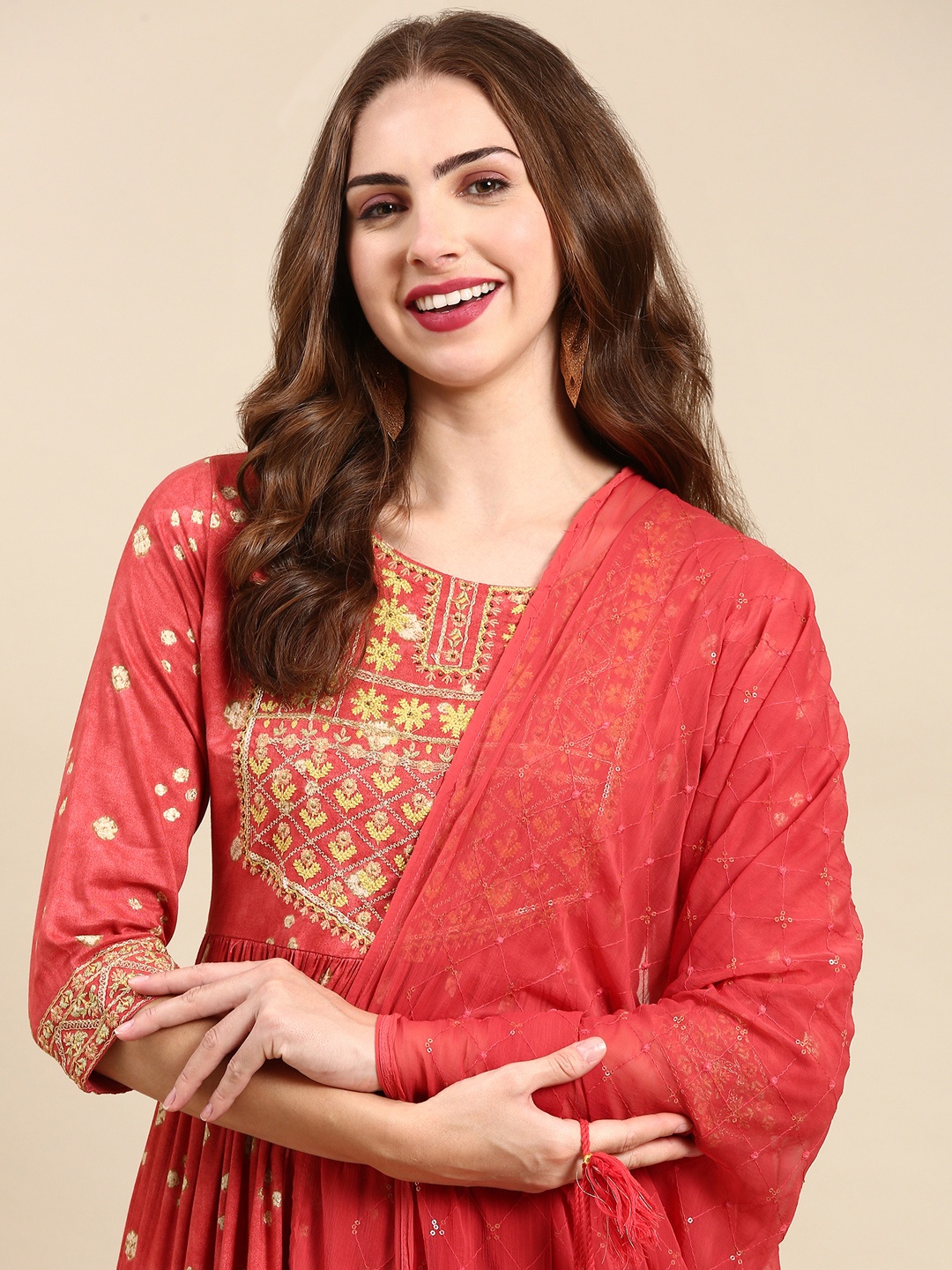 SHOWOFF Ethnic Motifs Printed Thread Work Sequinned Kurta with Trousers & Dupatta, Coral
SHOWOFF Ethnic Motifs Printed Thread Work Sequinned Kurta with Trousers & Dupatta, Coral