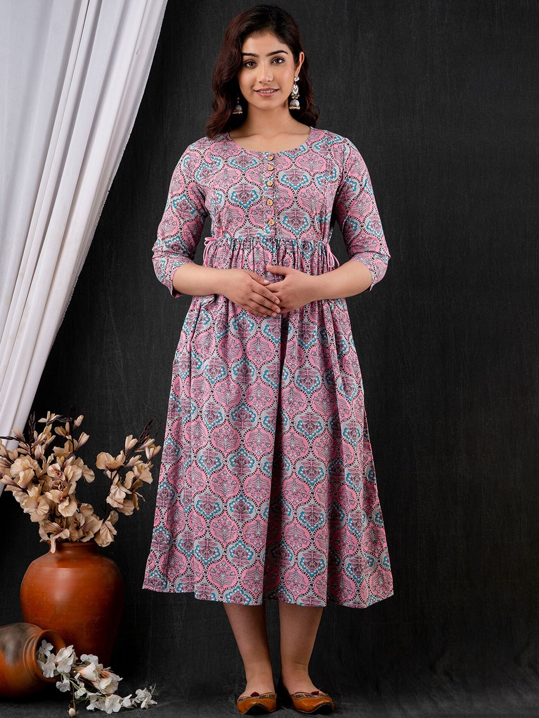 Mialo fashion Women White Floral Printed Flared Sleeves Thread Work Floral Maternity Kurta
Mialo fashion Women White Floral Printed Flared Sleeves Thread Work Floral Maternity Kurta