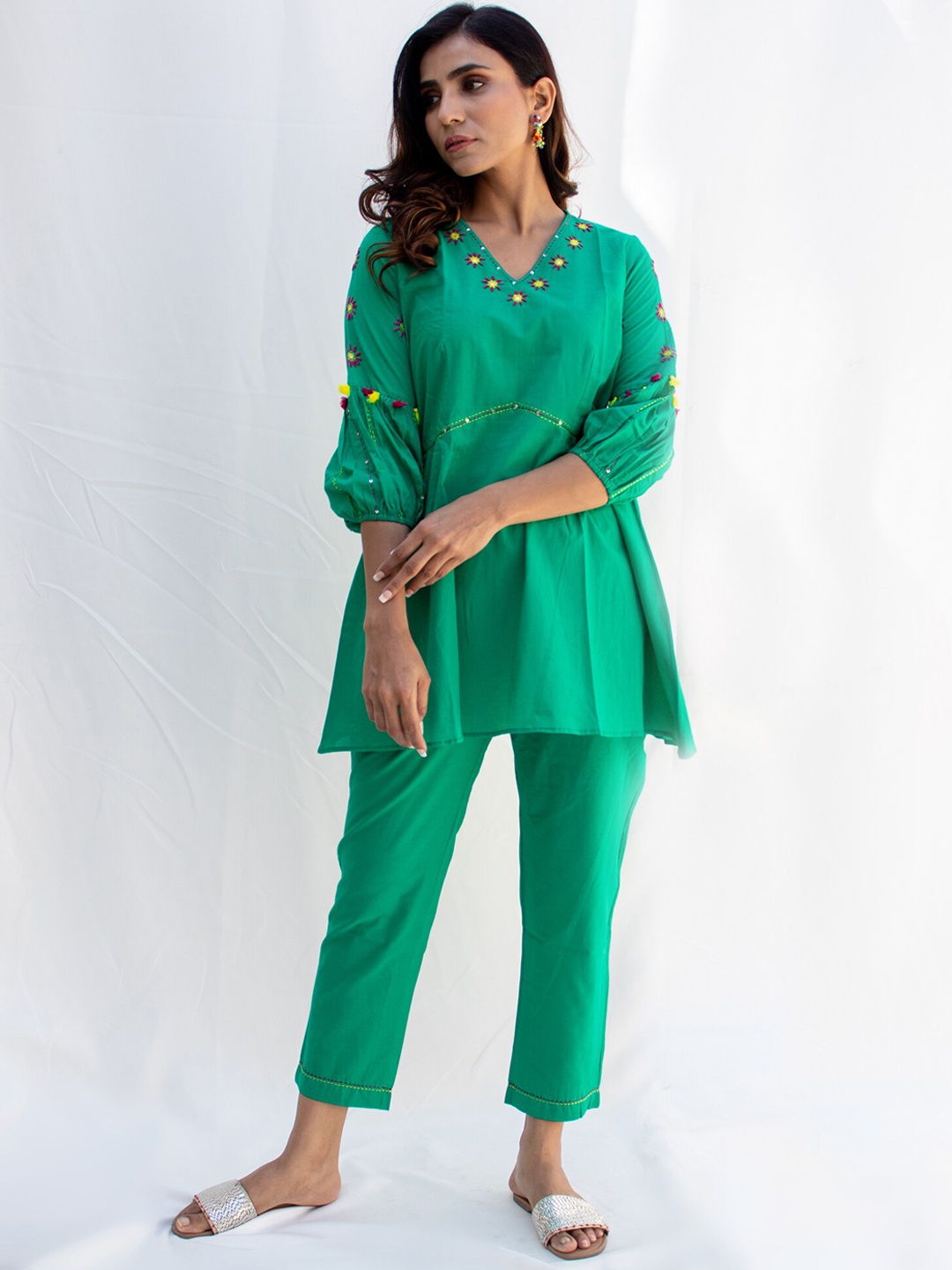 Zanaash MYRNA Floral Embroidered Pure-Cotton Tassel Detail Tunic & Trousers Co-Ords, Green
Zanaash MYRNA Floral Embroidered Pure-Cotton Tassel Detail Tunic & Trousers Co-Ords, Green