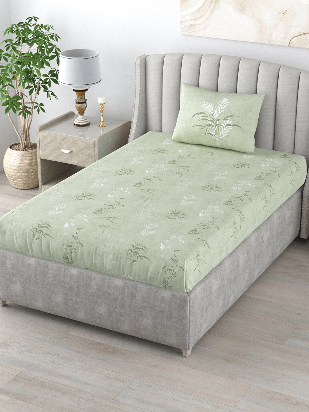 URBAN SPACE Serene Green & White Printed 220 TC Cotton Single Bedsheet & Pillow Cover
URBAN SPACE Serene Green & White Printed 220 TC Cotton Single Bedsheet & Pillow Cover
