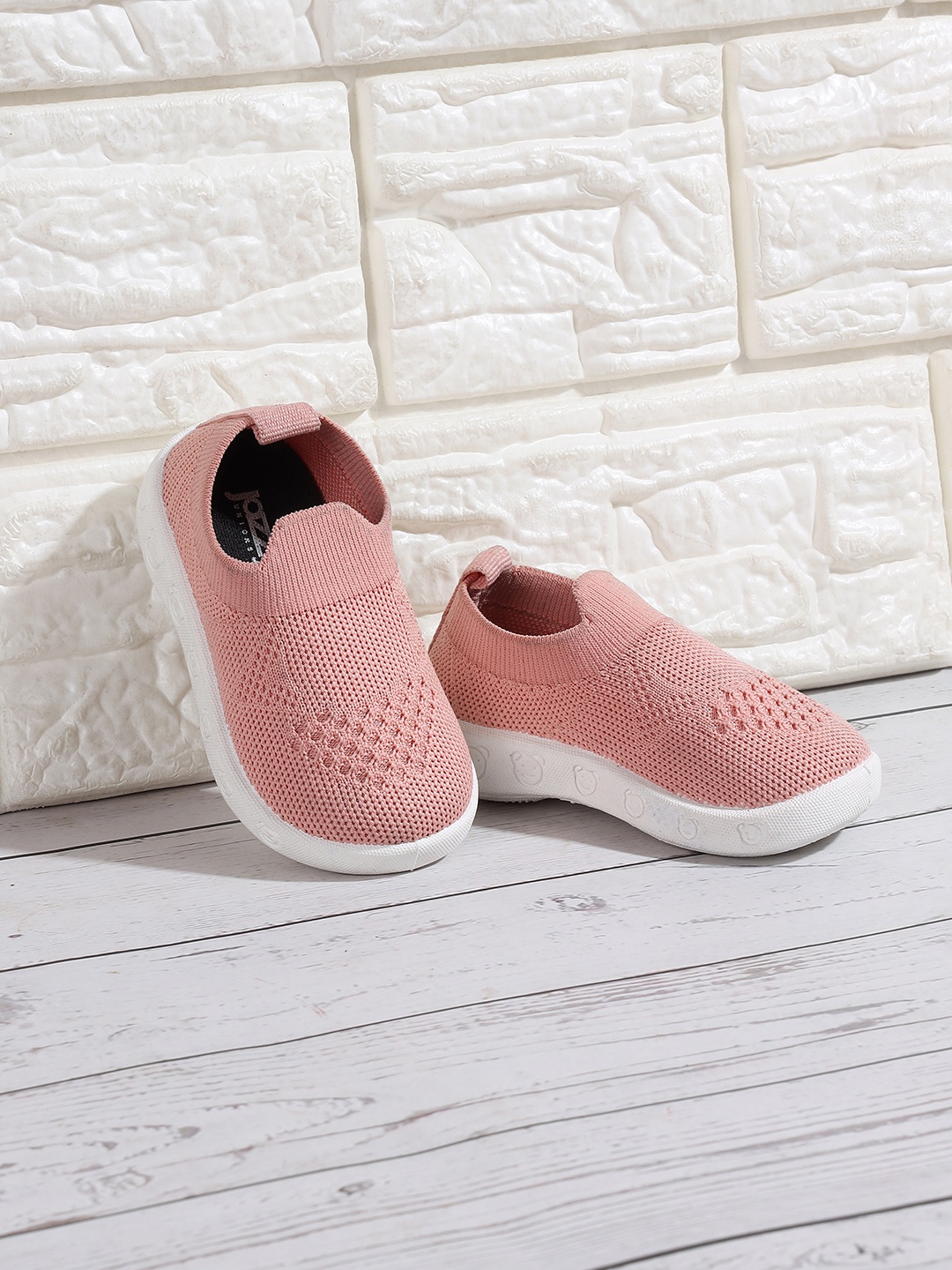 Jazzy Juniors Kids Woven Design Padded Insole Contrast Sole Mesh Slip-On Sneakers, Peach
Jazzy Juniors Kids Woven Design Padded Insole Contrast Sole Mesh Slip-On Sneakers, Peach