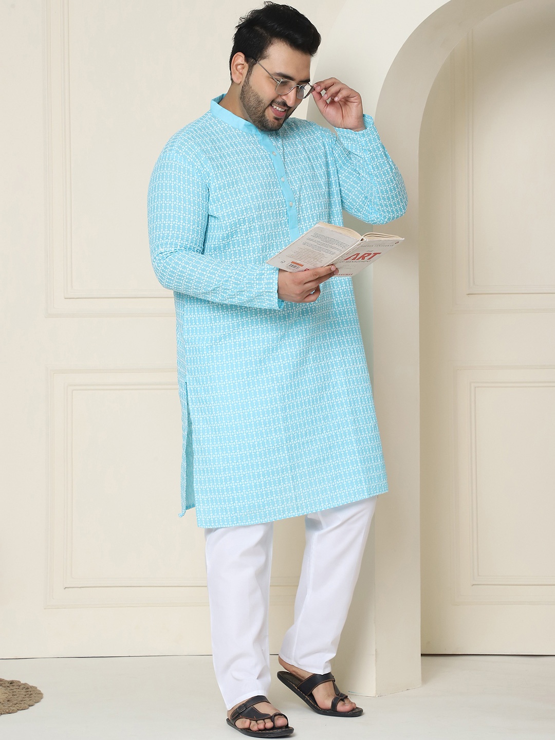 SOJANYA PLUS Men Plus Size Ethnic Motifs Embroidered Pure Cotton Kurta With Pyjamas, Blue
SOJANYA PLUS Men Plus Size Ethnic Motifs Embroidered Pure Cotton Kurta With Pyjamas, Blue