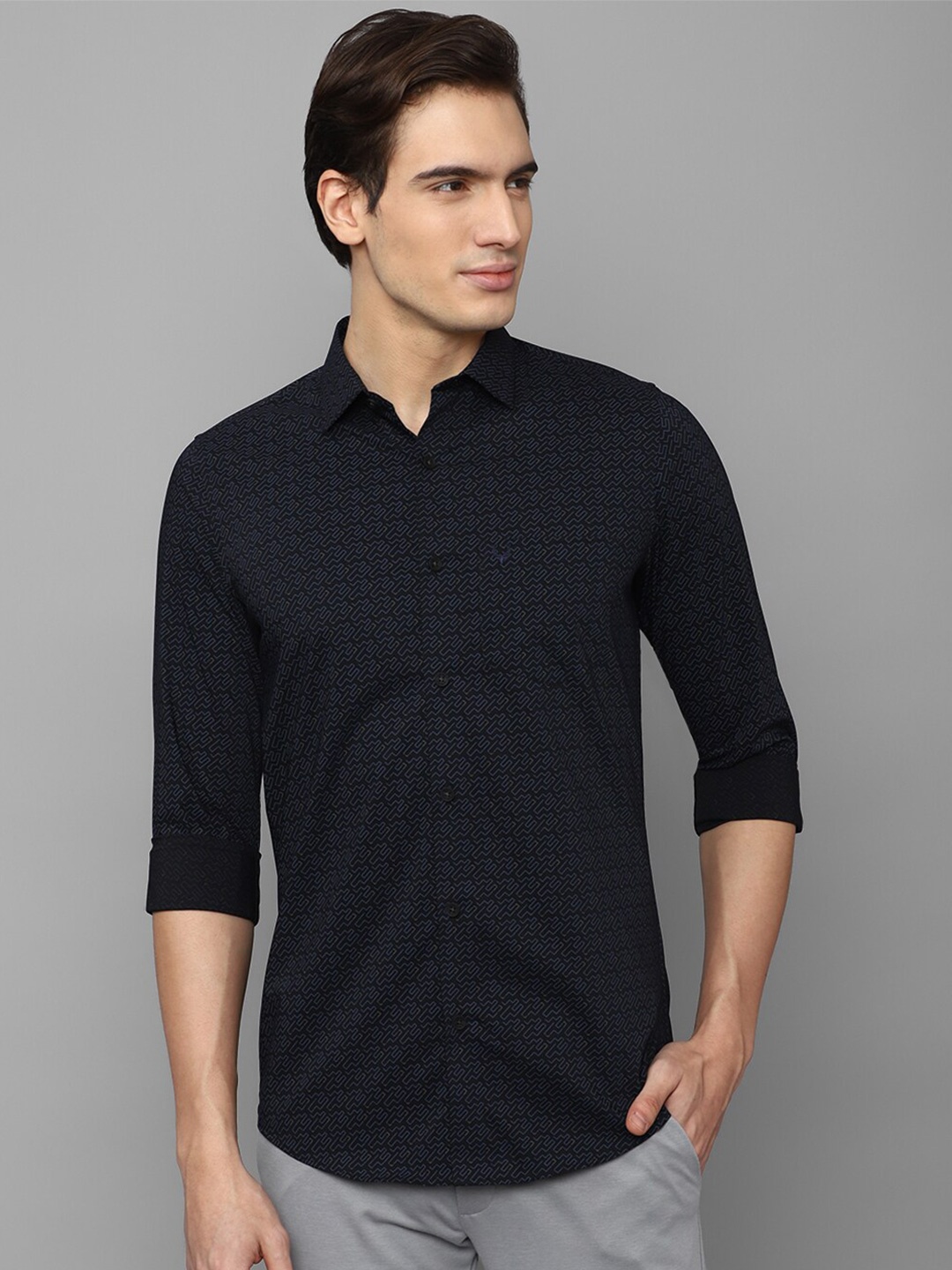Allen Solly Spread Collar Slim Fit Micro Ditsy Printed Cotton Casual Shirt, Navy blue
Allen Solly Spread Collar Slim Fit Micro Ditsy Printed Cotton Casual Shirt, Navy blue