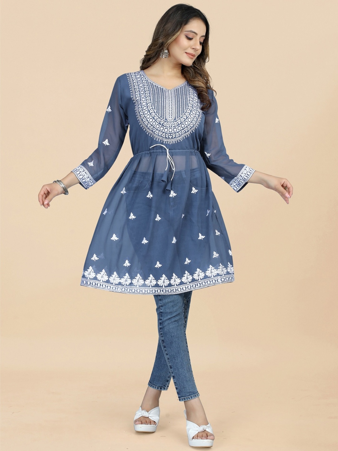 APNISHA Floral Embroidered Chikankari A-Line Georgette Kurta, Grey