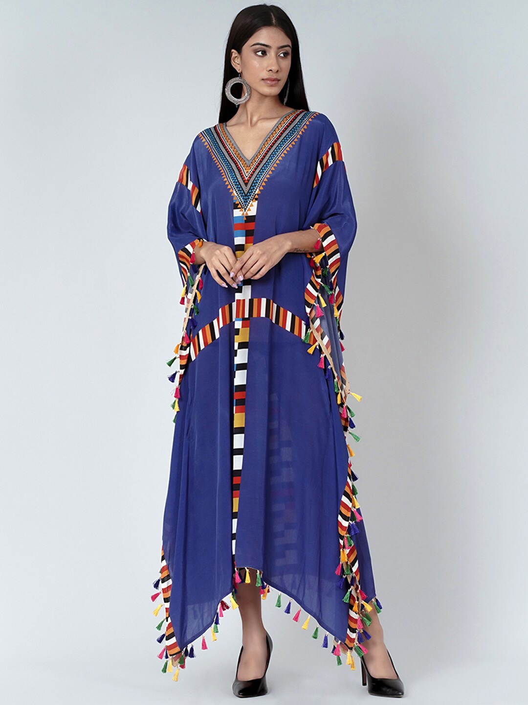 First Resort by Ramola Bachchan Floral Printed Kimono Sleeve Crepe Kaftan Maxi Dress, Navy blue
First Resort by Ramola Bachchan Floral Printed Kimono Sleeve Crepe Kaftan Maxi Dress, Navy blue