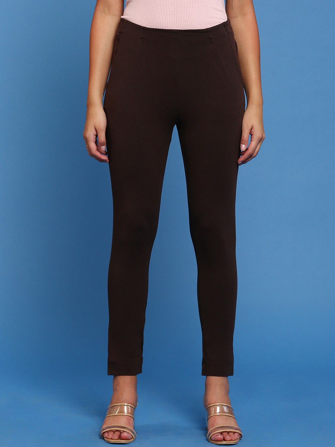 De Moza Women Mid Rise Knitted Plain Cotton Skinny Fit Cropped Cigarette Trousers, Brown
De Moza Women Mid Rise Knitted Plain Cotton Skinny Fit Cropped Cigarette Trousers, Brown