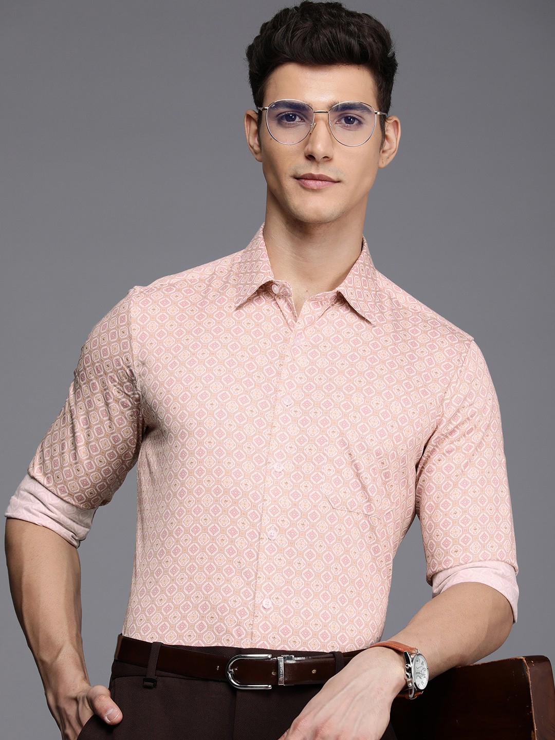 Louis Philippe Men Slim Fit Ethnic Motifs Opaque Printed Pure Cotton Formal Shirt, Beige
Louis Philippe Men Slim Fit Ethnic Motifs Opaque Printed Pure Cotton Formal Shirt, Beige