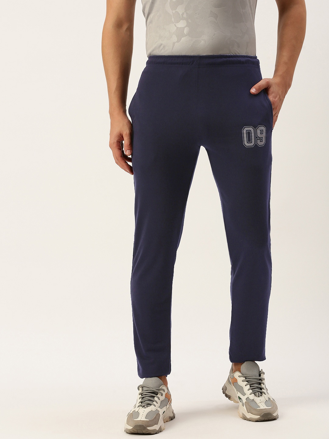 Sports52 wear Men Solid Slim Fit Mid-Rise Knitted Cotton Training Or Gym Track Pants, Navy blue
Sports52 wear Men Solid Slim Fit Mid-Rise Knitted Cotton Training Or Gym Track Pants, Navy blue