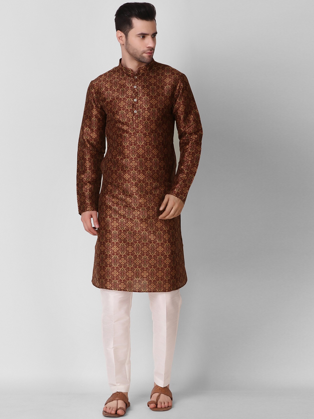 Cult Indie Ethnic Motifs Printed Mandarin Collar Art Silk Kurta with Pyjamas, Maroon
Cult Indie Ethnic Motifs Printed Mandarin Collar Art Silk Kurta with Pyjamas, Maroon