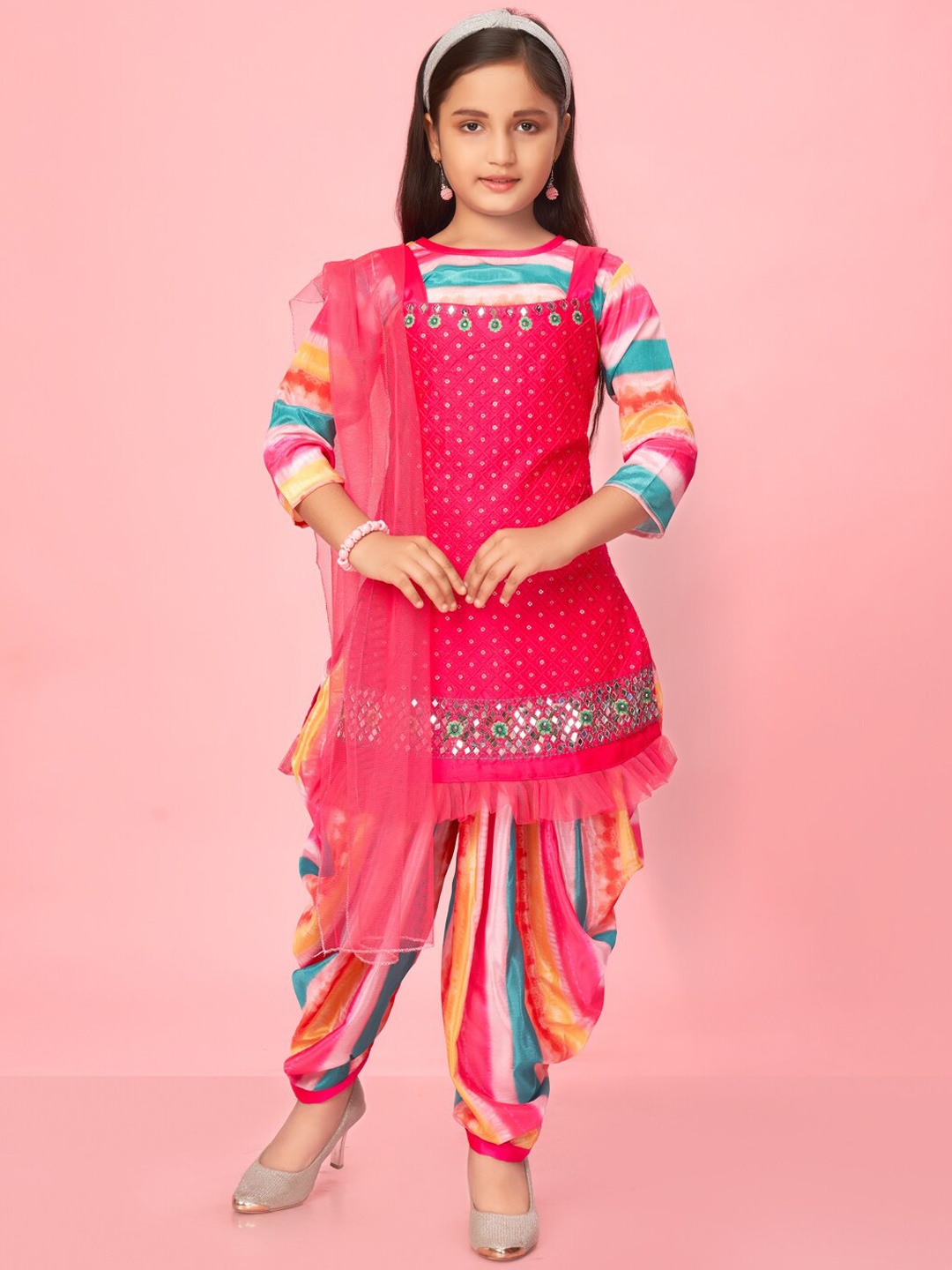 Aarika Girls Abstract Printed Mirror Work Pure Cotton Kurta with Patiala & With Dupatta, Pink
Aarika Girls Abstract Printed Mirror Work Pure Cotton Kurta with Patiala & With Dupatta, Pink
