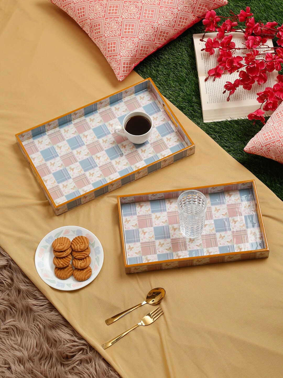 HOSTA HOMES White & Blue 2 Pieces Printed MDF Serving Trays