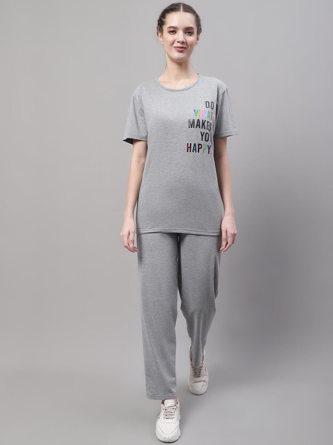 VIMAL JONNEY Printed Round Neck Short Sleeves Sports T-Shirt With Trouser Co-Ords, Grey melange
VIMAL JONNEY Printed Round Neck Short Sleeves Sports T-Shirt With Trouser Co-Ords, Grey melange