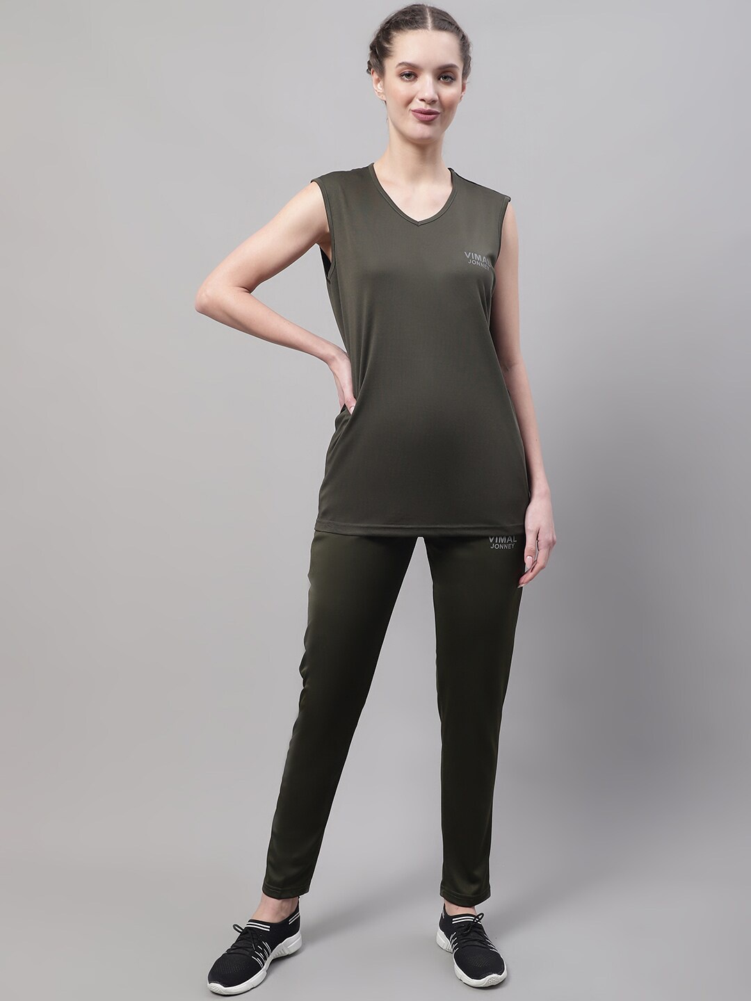 MACK JONNEY JONNEY V-Neck Dry Fit Sleeveless Sports T-Shirt With Trousers Co-Ords, Green
MACK JONNEY JONNEY V-Neck Dry Fit Sleeveless Sports T-Shirt With Trousers Co-Ords, Green