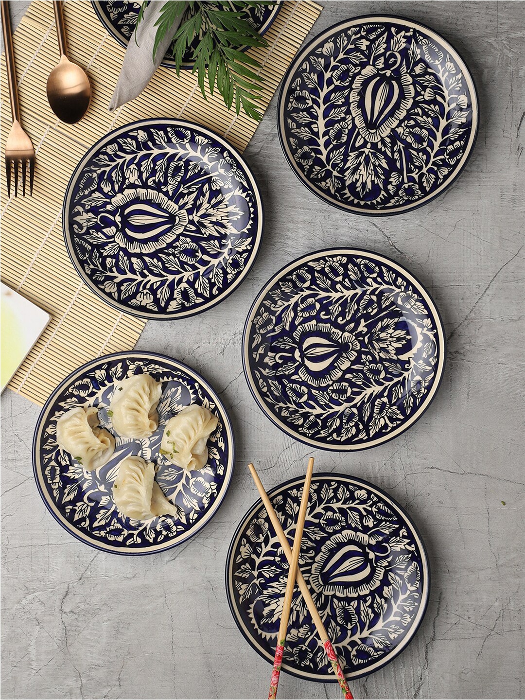 VarEesha Kaarigari Blue & Beige 4 Pieces Ethnic Motifs Printed Ceramic Glossy Plates
VarEesha Kaarigari Blue & Beige 4 Pieces Ethnic Motifs Printed Ceramic Glossy Plates