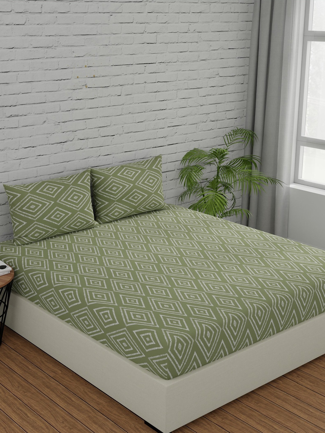 Huesland Comfort Green & White Printed 144 TC Cotton Queen Bedsheet & 2 Pillow Covers
Huesland Comfort Green & White Printed 144 TC Cotton Queen Bedsheet & 2 Pillow Covers