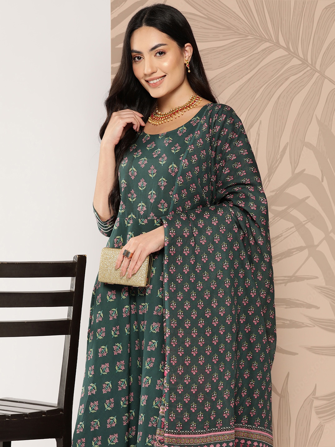Nayo Ethnic Motifs Printed Regular Gotta Patti Pure Cotton Kurta with Trousers & Dupatta, Green
Nayo Ethnic Motifs Printed Regular Gotta Patti Pure Cotton Kurta with Trousers & Dupatta, Green
