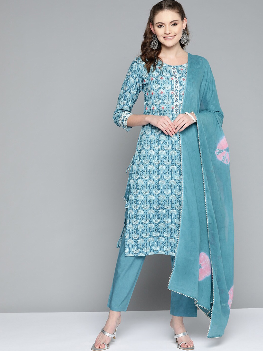 MALHAAR Abstract Printed Mirror Work Pure Cotton Kurta with Trousers & Dupatta, Blue
MALHAAR Abstract Printed Mirror Work Pure Cotton Kurta with Trousers & Dupatta, Blue