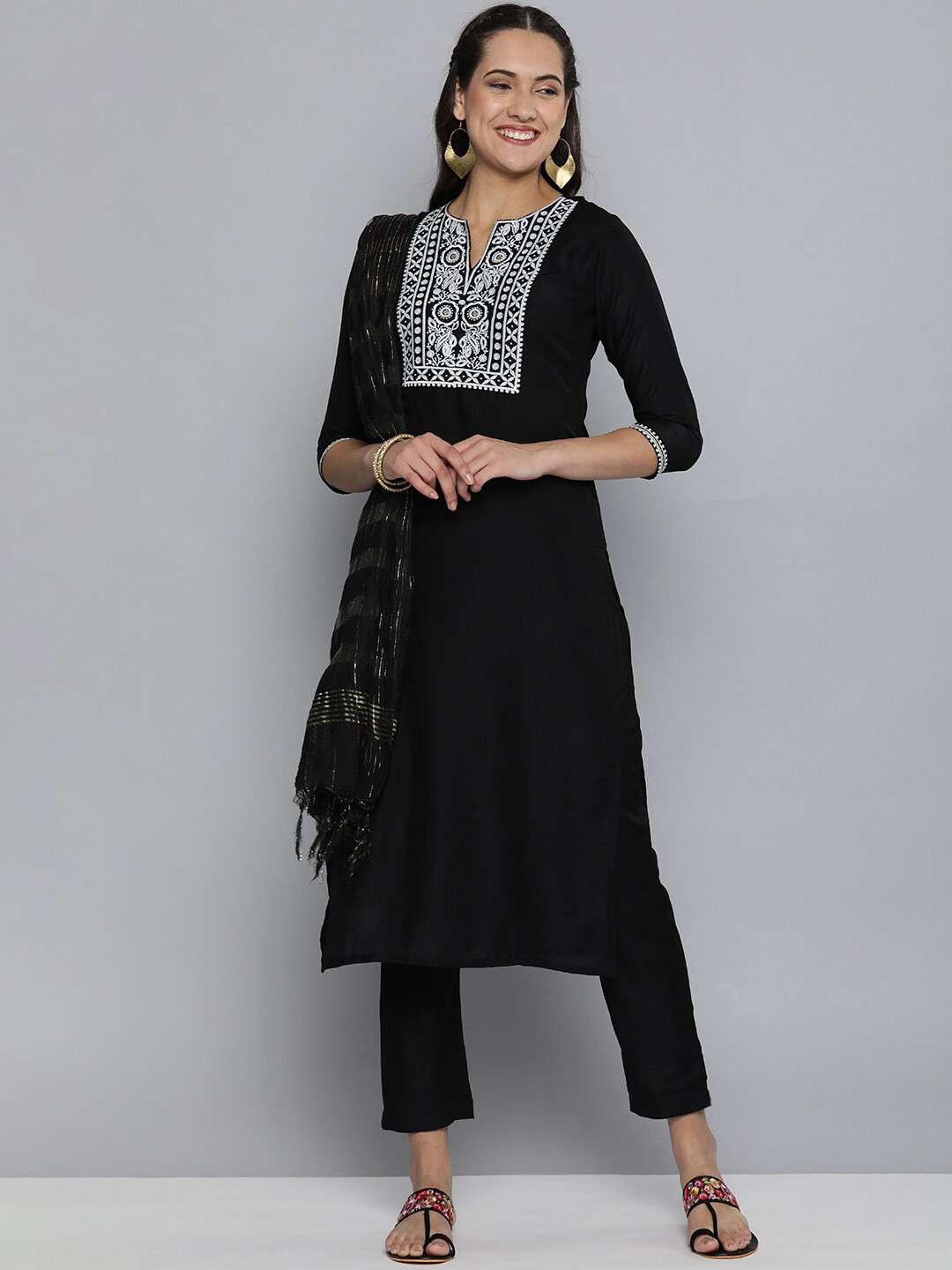 MALHAAR Ethnic Motifs Yoke Design Embroidered Kurta With Trousers & Dupatta, Black
MALHAAR Ethnic Motifs Yoke Design Embroidered Kurta With Trousers & Dupatta, Black