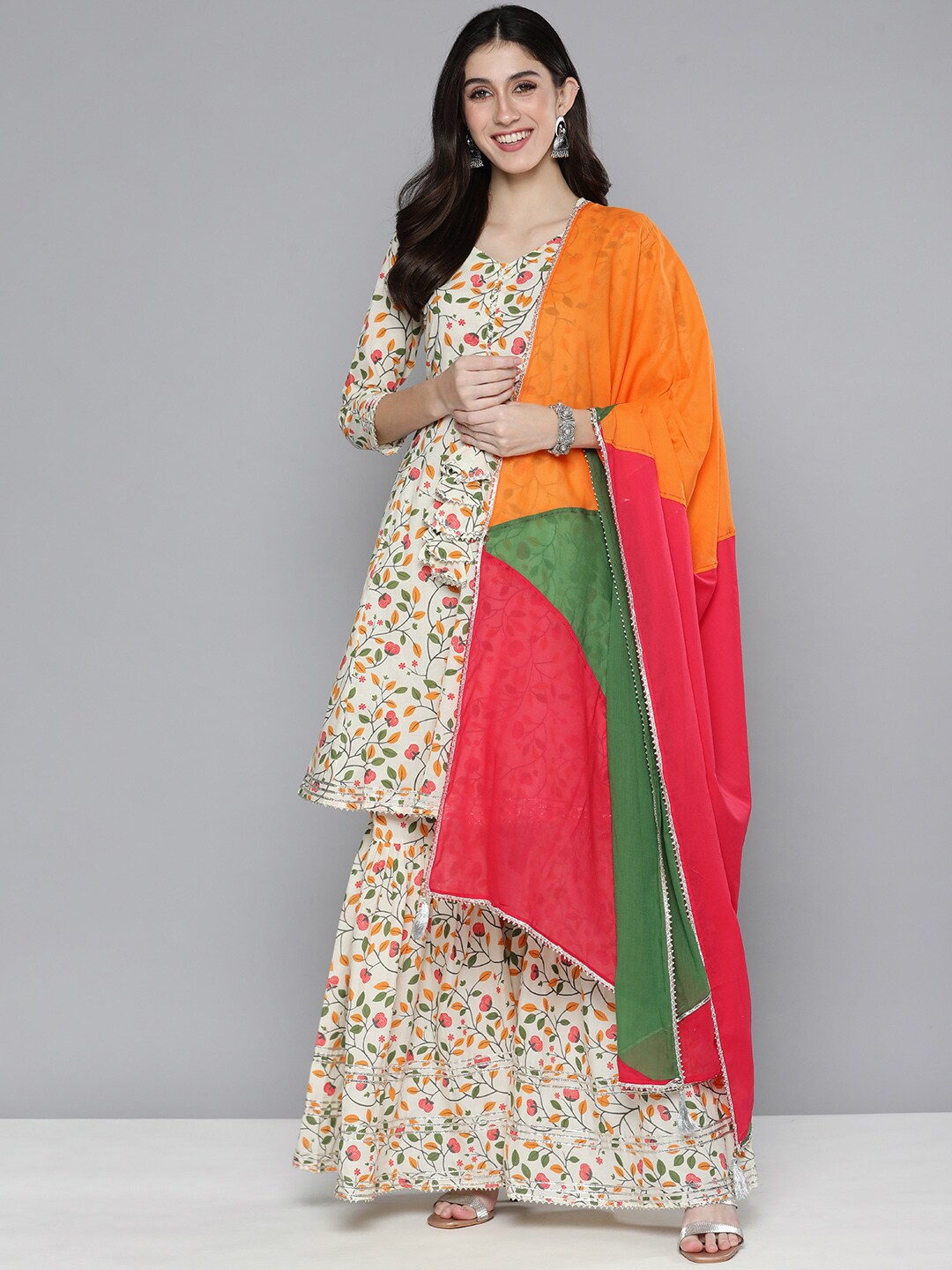 MALHAAR Floral Printed Gotta Patti Pure Cotton Kurta with Sharara & With Dupatta, Red
MALHAAR Floral Printed Gotta Patti Pure Cotton Kurta with Sharara & With Dupatta, Red