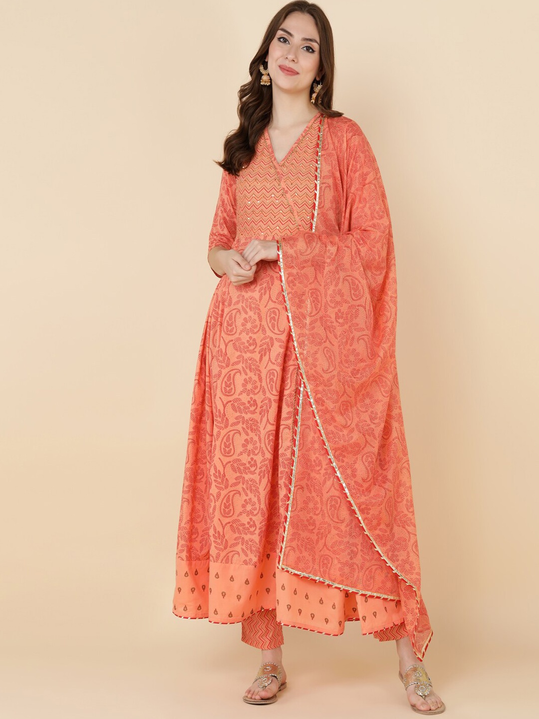 MALHAAR Geometric Printed Regular Pure Cotton Kurta with Trousers & With Dupatta, Orange
MALHAAR Geometric Printed Regular Pure Cotton Kurta with Trousers & With Dupatta, Orange