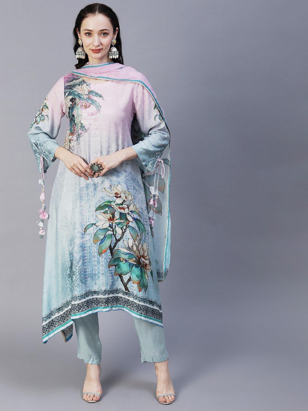Envy Me by FASHOR Floral Printed Sequinned Asymmetric Kurta With Trousers & Dupatta, Turquoise blue
Envy Me by FASHOR Floral Printed Sequinned Asymmetric Kurta With Trousers & Dupatta, Turquoise blue