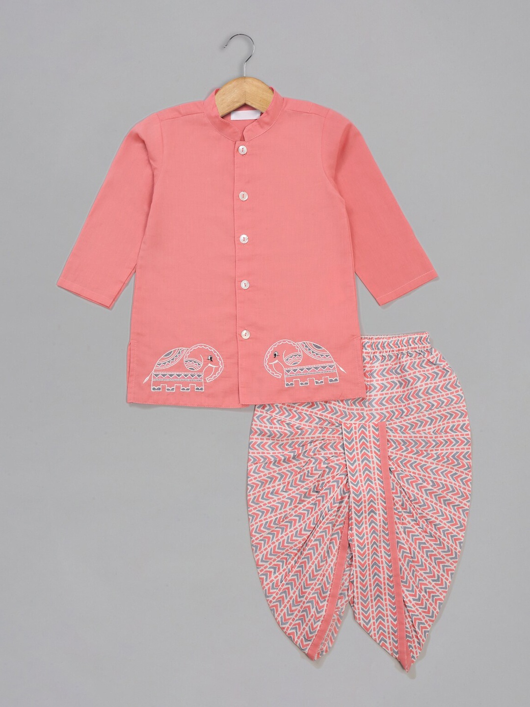 SAKA DESIGNS Boys Ethnic Motifs Embroidered Pure Cotton Kurta with Dhoti Pants, Peach
SAKA DESIGNS Boys Ethnic Motifs Embroidered Pure Cotton Kurta with Dhoti Pants, Peach