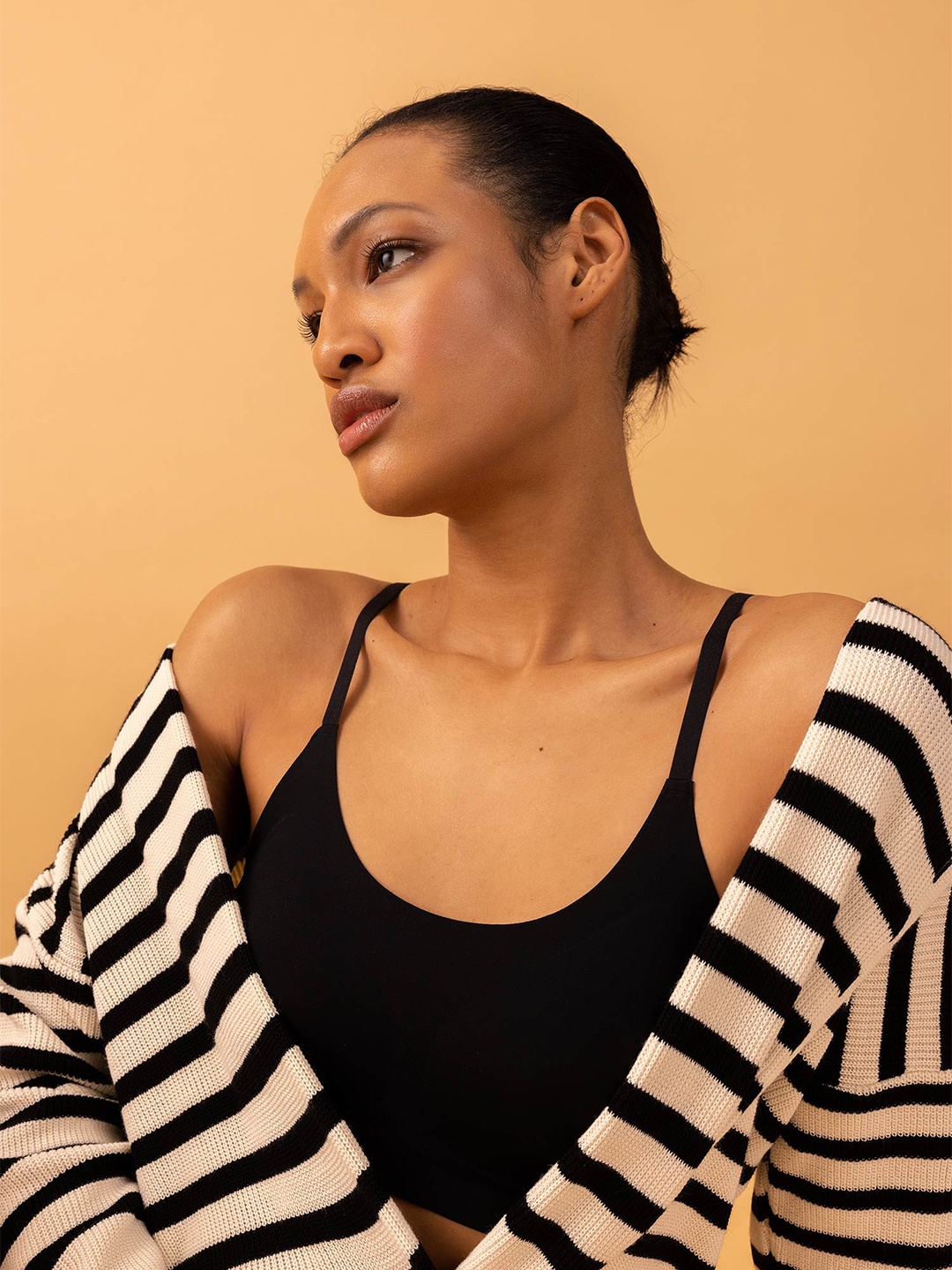 DeFacto Seamless Non-Wired All Day Comfort Medium Coverage Super Support Everyday Bra, Black
DeFacto Seamless Non-Wired All Day Comfort Medium Coverage Super Support Everyday Bra, Black