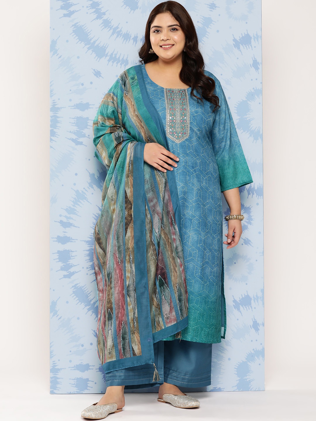 EXTRA LOVE BY LIBAS Women Blue Floral Embroidered Regular Thread Work Kurta with Trousers & With Dupatta
EXTRA LOVE BY LIBAS Women Blue Floral Embroidered Regular Thread Work Kurta with Trousers & With Dupatta