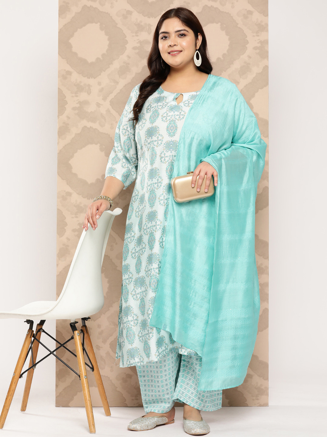 EXTRA LOVE BY LIBAS Plus Size Floral Printed Regular Kurta with Trousers & With Dupatta, Blue
EXTRA LOVE BY LIBAS Plus Size Floral Printed Regular Kurta with Trousers & With Dupatta, Blue