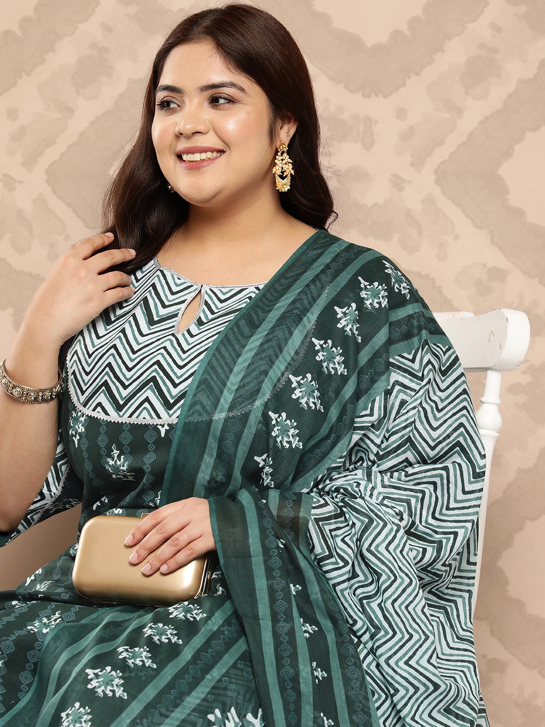 EXTRA LOVE BY LIBAS Yoke Design Regular Gotta Patti Cotton Kurta with Salwar & Dupatta, Green
EXTRA LOVE BY LIBAS Yoke Design Regular Gotta Patti Cotton Kurta with Salwar & Dupatta, Green
