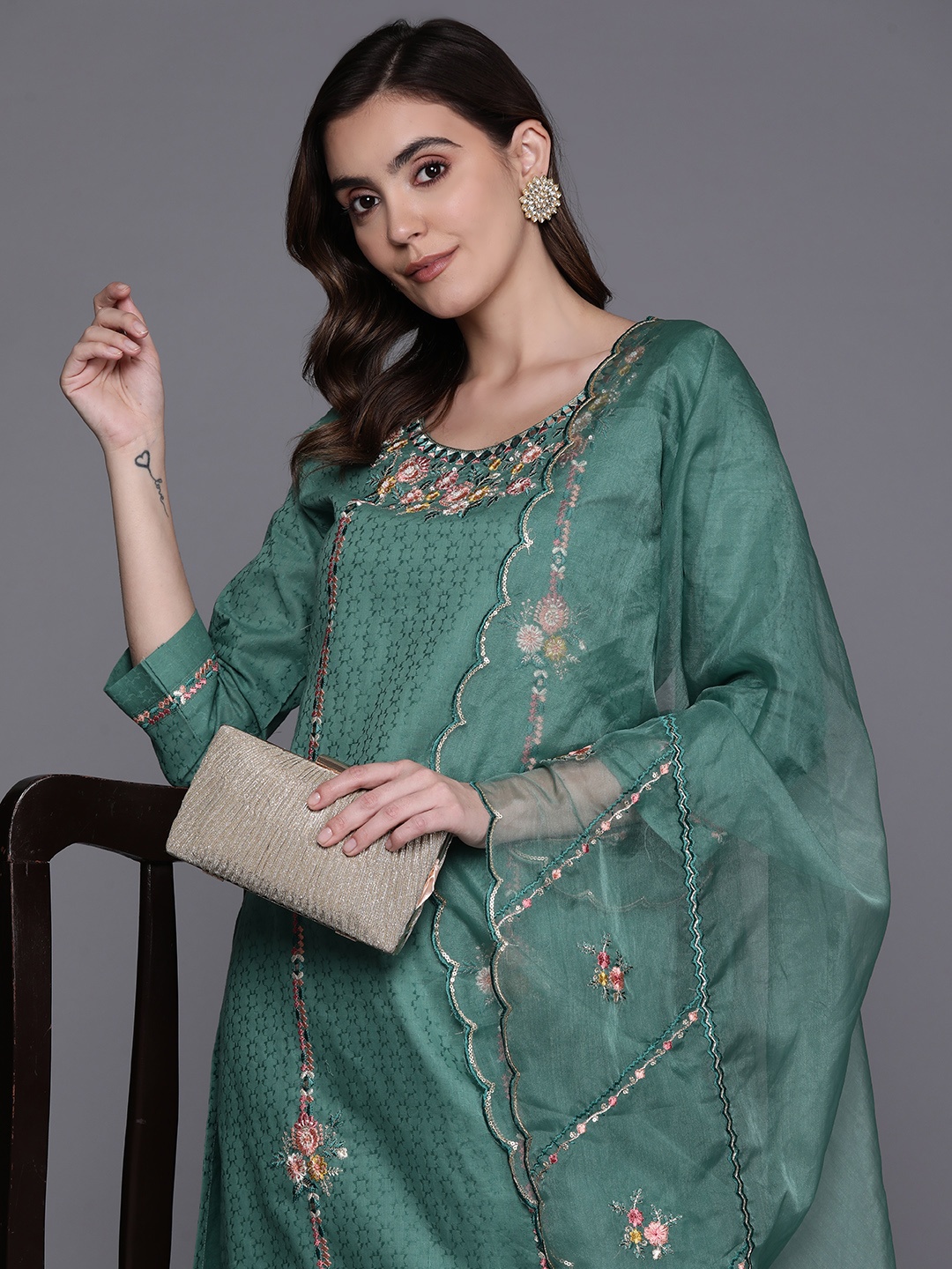 Indo Era Women Floral Embroidered Regular Pure Cotton Kurta with Trousers & With Dupatta, Teal
Indo Era Women Floral Embroidered Regular Pure Cotton Kurta with Trousers & With Dupatta, Teal