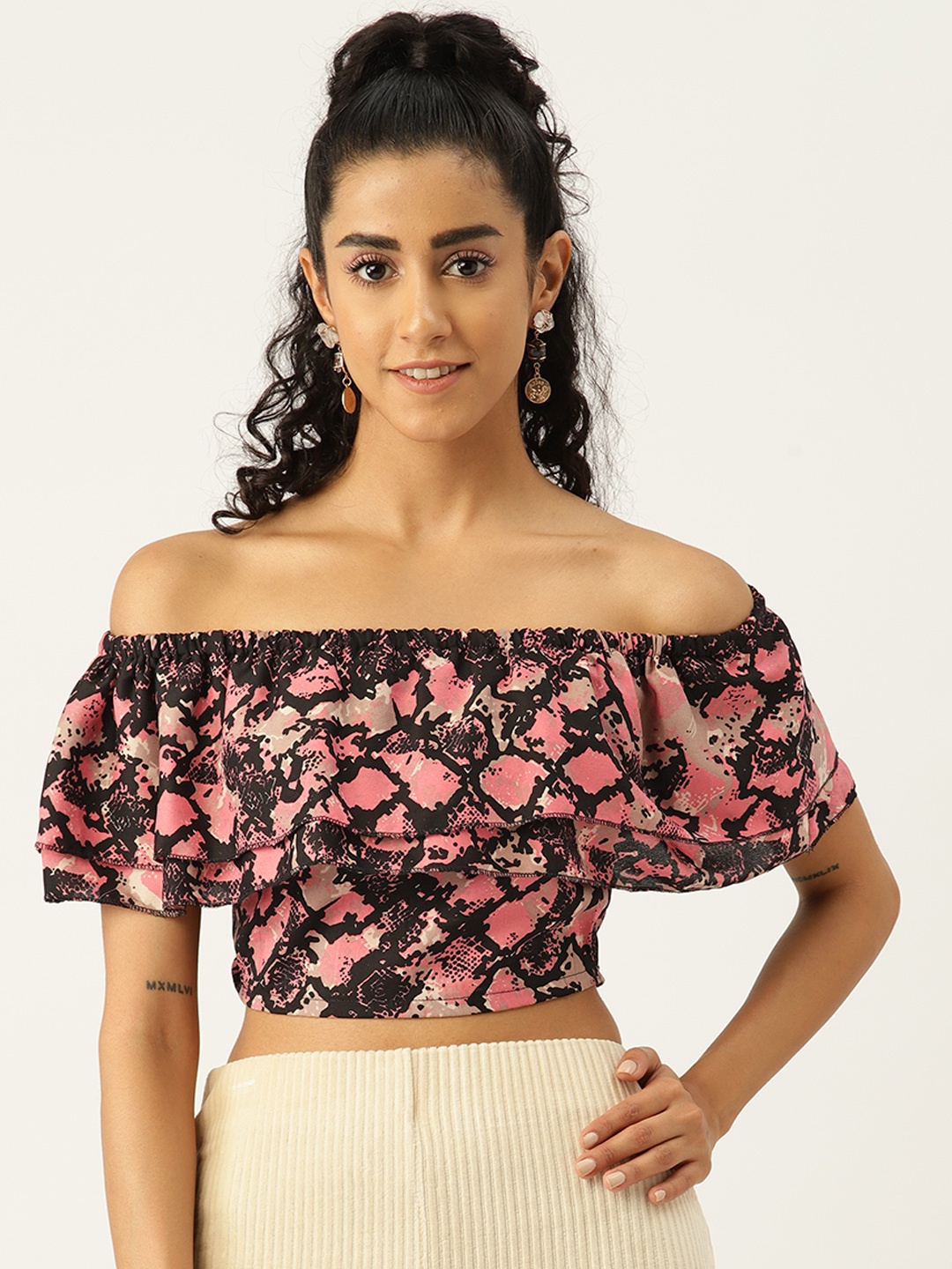 Sleek Italia Pink & Black Animal Print Off-Shoulder Flutter Sleeve Layered Crepe Bardot Crop Top
Sleek Italia Pink & Black Animal Print Off-Shoulder Flutter Sleeve Layered Crepe Bardot Crop Top