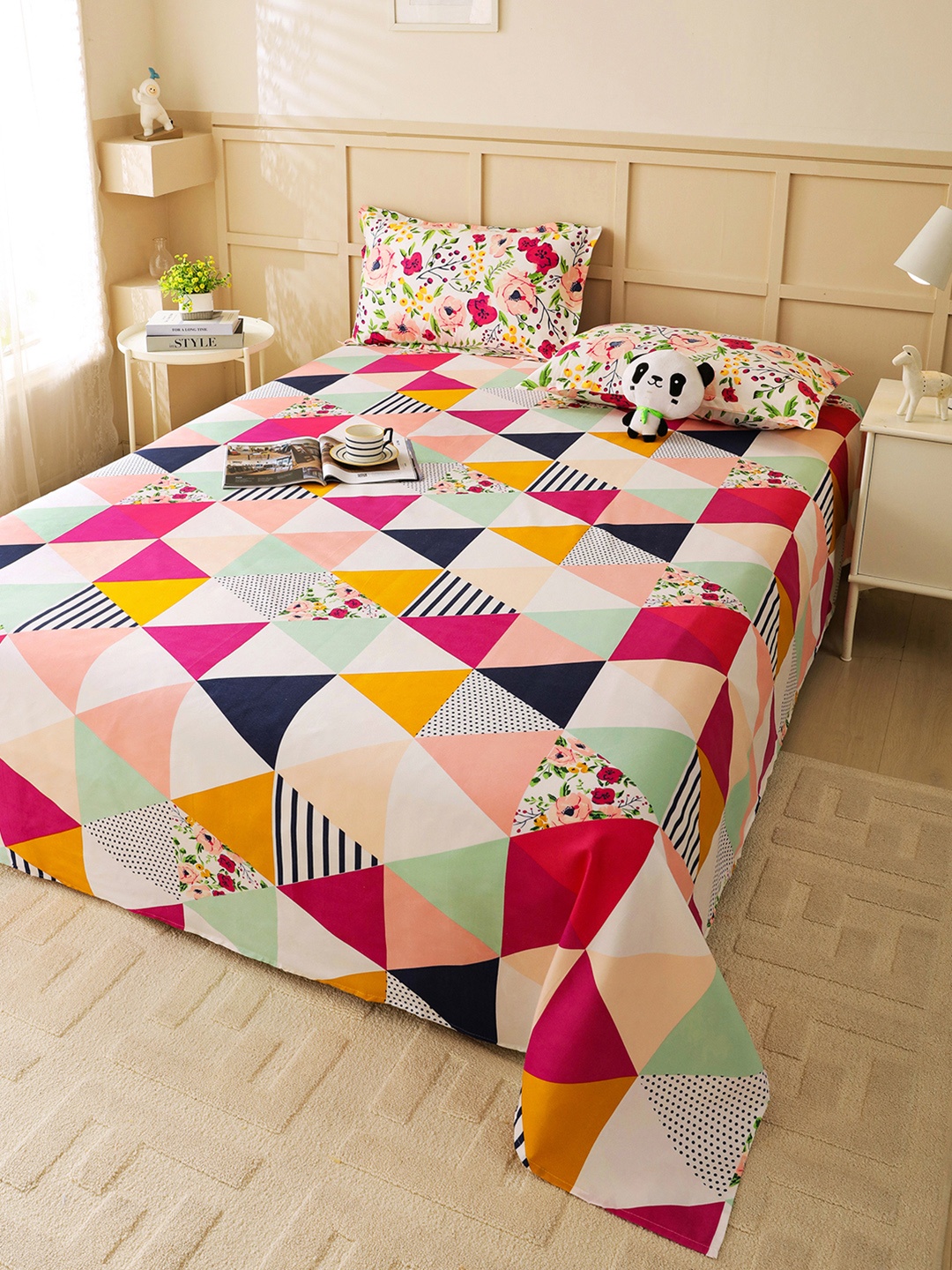 Story@home Arena Pink & Green Geometric Printed 180 TC Queen Bedsheet & 2 Pillow Covers
Story@home Arena Pink & Green Geometric Printed 180 TC Queen Bedsheet & 2 Pillow Covers