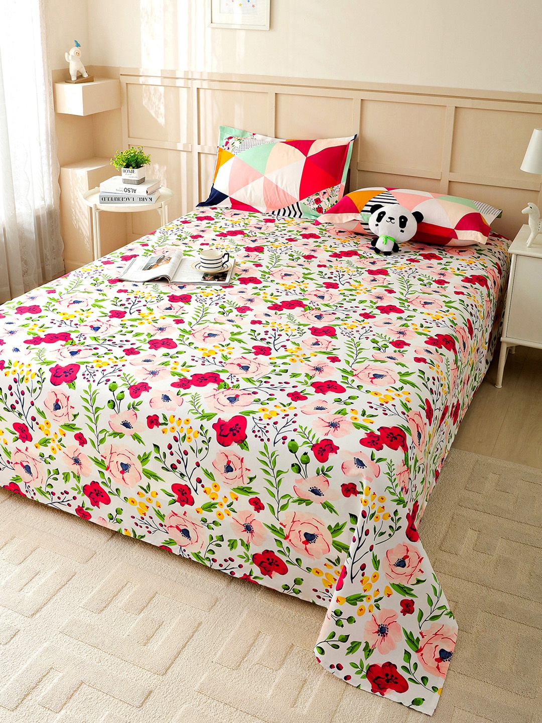 Story@home Arena White & Purple Floral Printed 180 TC Queen Bedsheet & 2 Pillow Covers
Story@home Arena White & Purple Floral Printed 180 TC Queen Bedsheet & 2 Pillow Covers