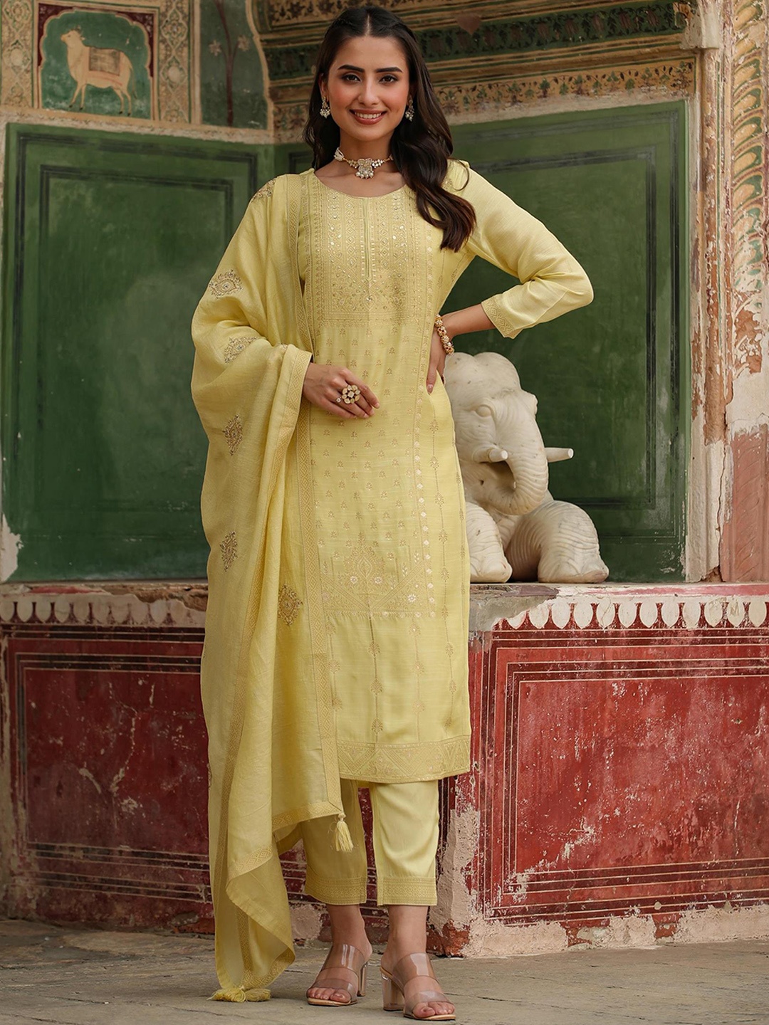 SCAKHI Ethnic Motifs Printed Beads and Stones Detail Kurta with Trousers & With Dupatta, Yellow
SCAKHI Ethnic Motifs Printed Beads and Stones Detail Kurta with Trousers & With Dupatta, Yellow