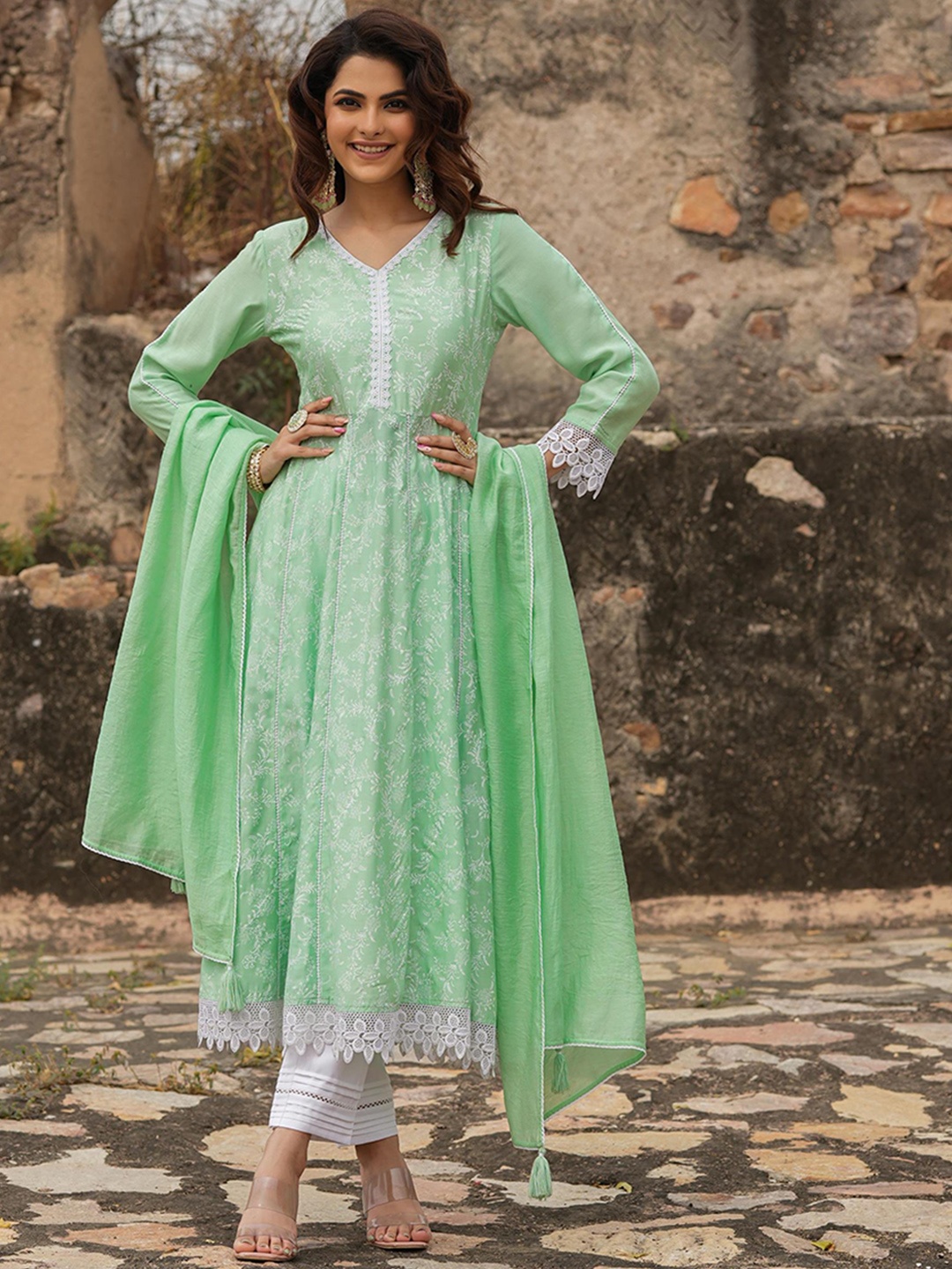 SCAKHI Floral Printed Panelled Thread Work Kurta with Trousers & With Dupatta, Green
SCAKHI Floral Printed Panelled Thread Work Kurta with Trousers & With Dupatta, Green
