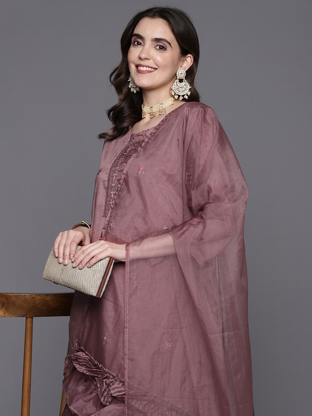 Indo Era Floral Embroidered Regular Sequinned Kurta with Trousers & With Dupatta, Mauve
Indo Era Floral Embroidered Regular Sequinned Kurta with Trousers & With Dupatta, Mauve