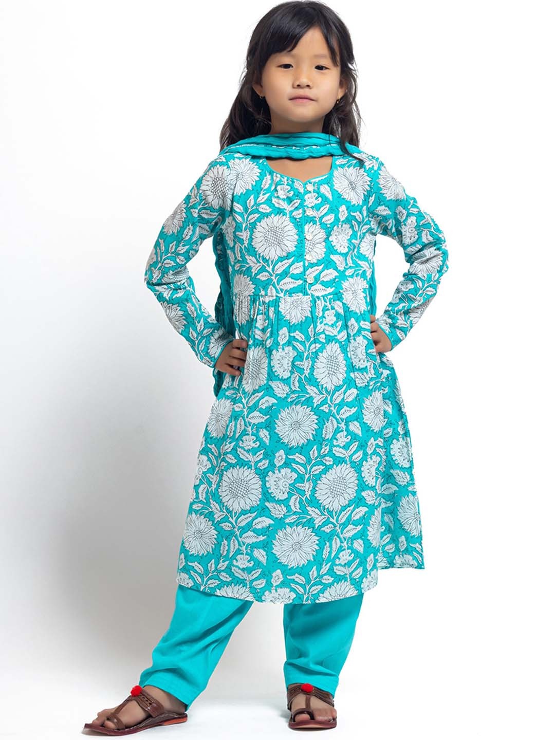 My Little Lambs Girls Floral Printed Pure Cotton A-Line Kurta With Salwar & Dupatta, Turquoise blue
My Little Lambs Girls Floral Printed Pure Cotton A-Line Kurta With Salwar & Dupatta, Turquoise blue