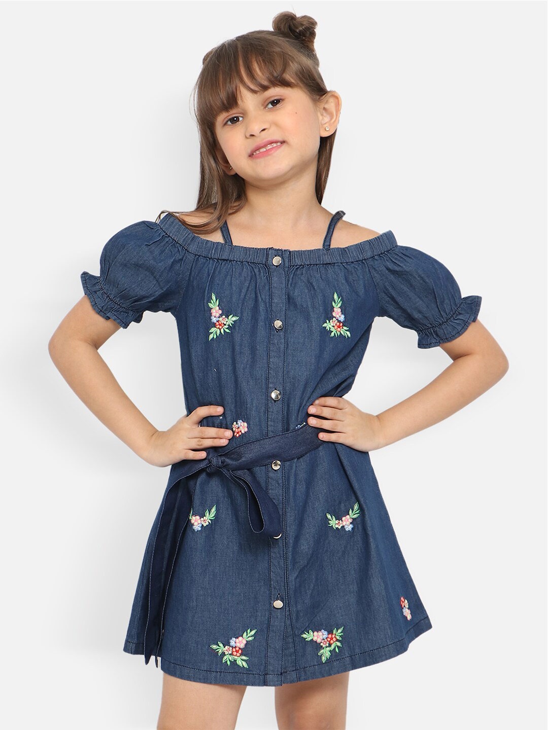 Nauti Nati Girls Floral Embroidered Puff Sleeve Denim Cotton A-Line Mini Dress With Belt, Navy blue
Nauti Nati Girls Floral Embroidered Puff Sleeve Denim Cotton A-Line Mini Dress With Belt, Navy blue