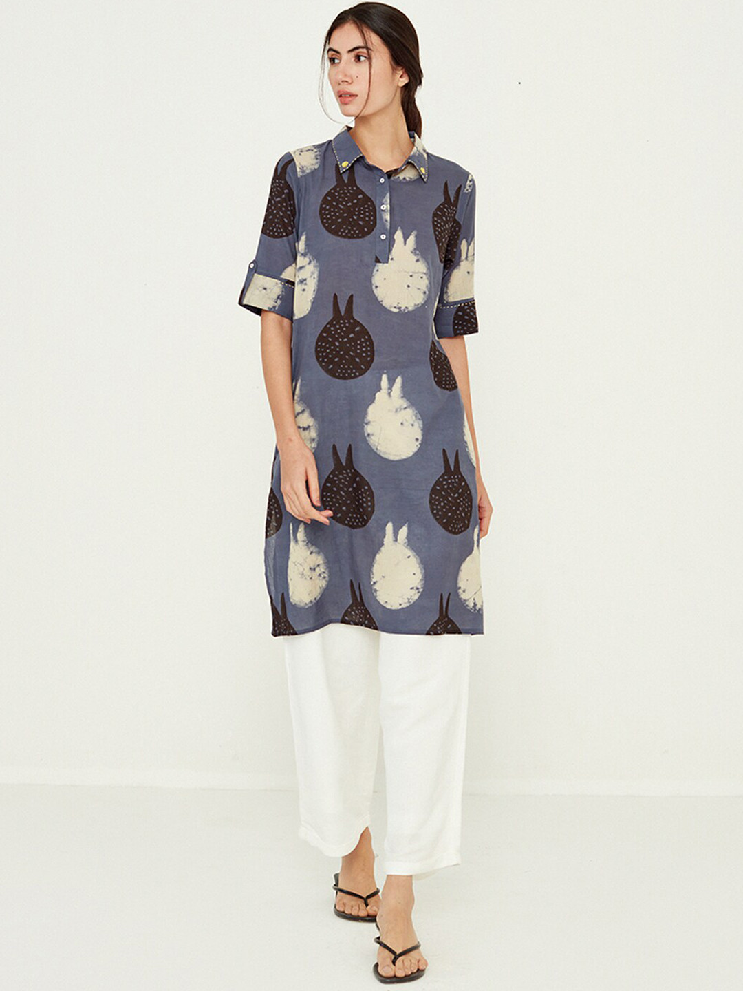 Ancestry Abstract Printed Roll-Up Sleeves Thread Work Pathani Cotton Kurta, Navy blue
Ancestry Abstract Printed Roll-Up Sleeves Thread Work Pathani Cotton Kurta, Navy blue
